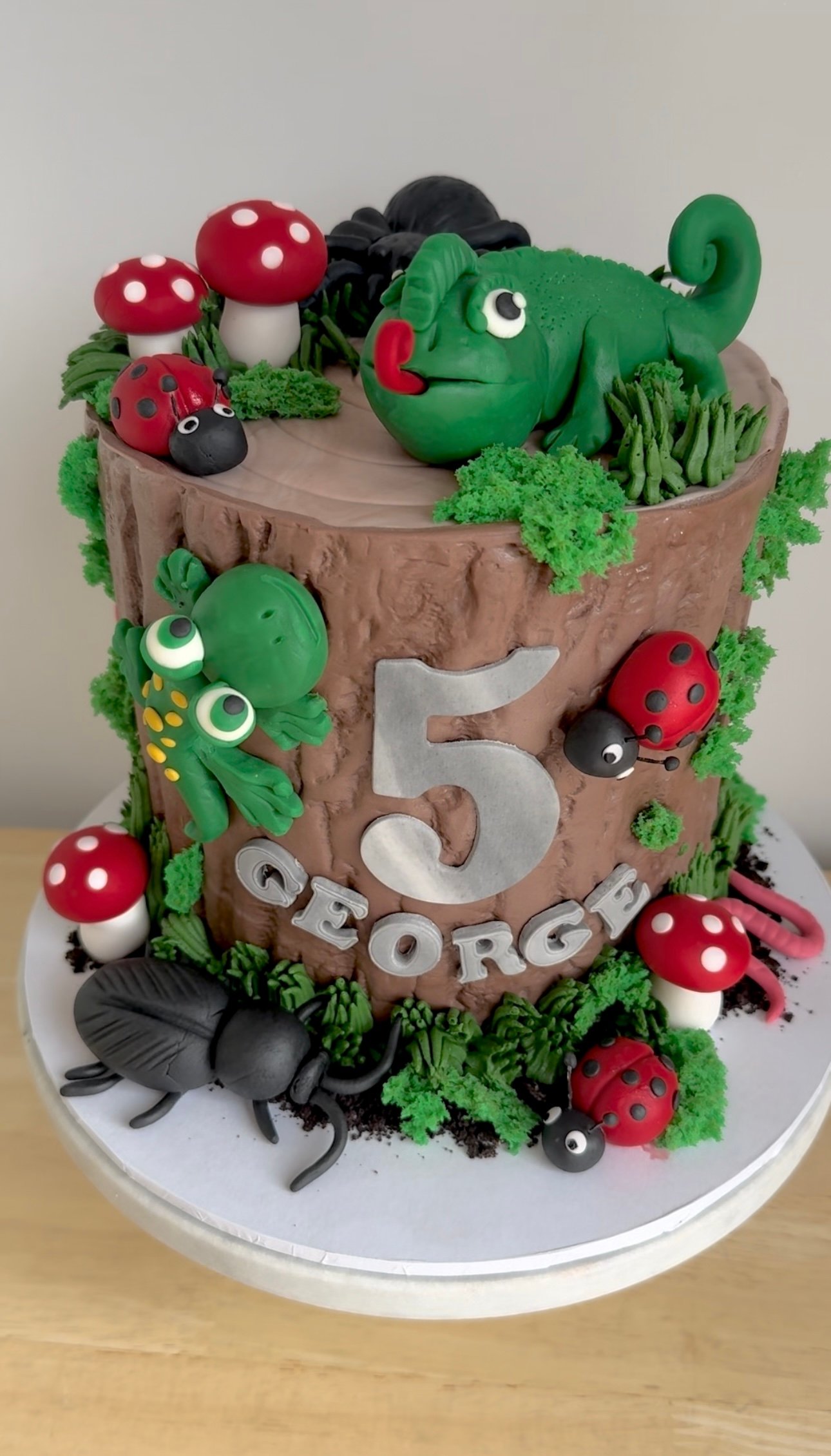 Woodland Creatures Cake V2