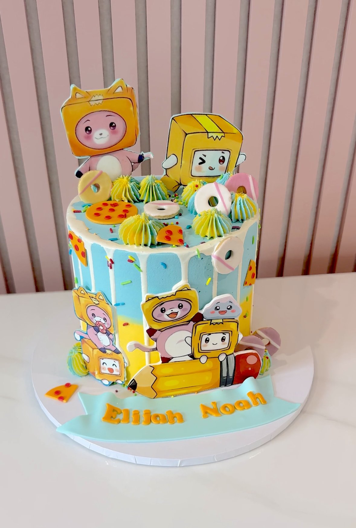 Pinkfong and Hogi Cake