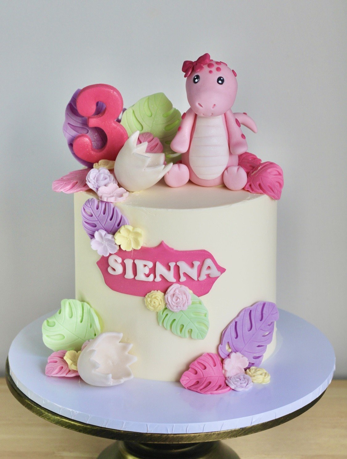 Daisy the Dino Cake V2