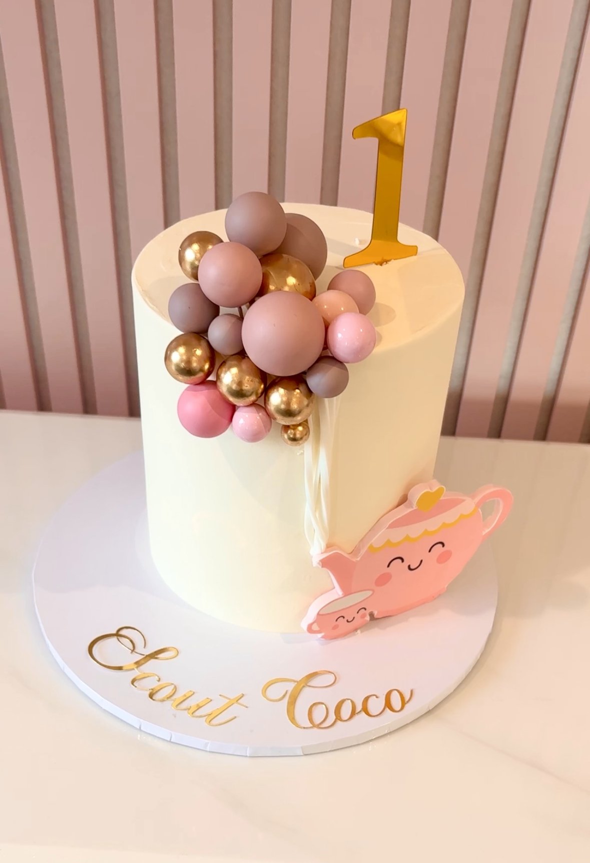 Teapot & Bubbles Cake