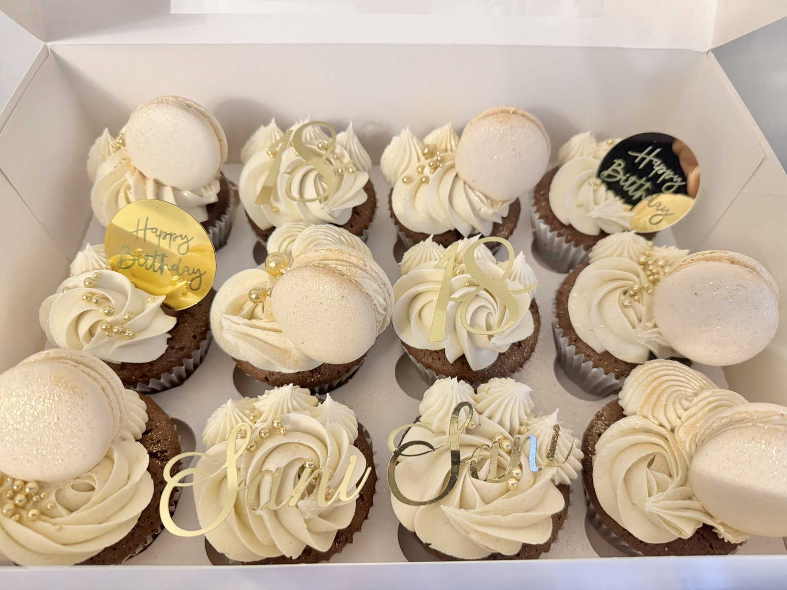Luxury Gold & White Cupcakes