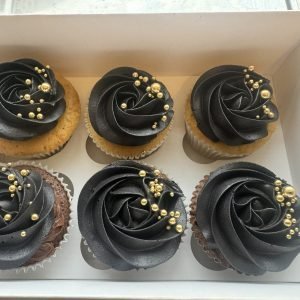 Black & Gold Cupcakes V1