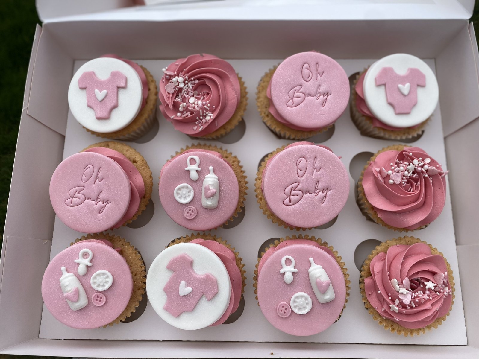 Baby Shower Cupcakes V7