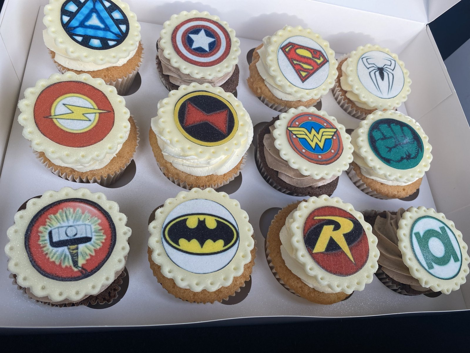 Superhero Cupcakes V1