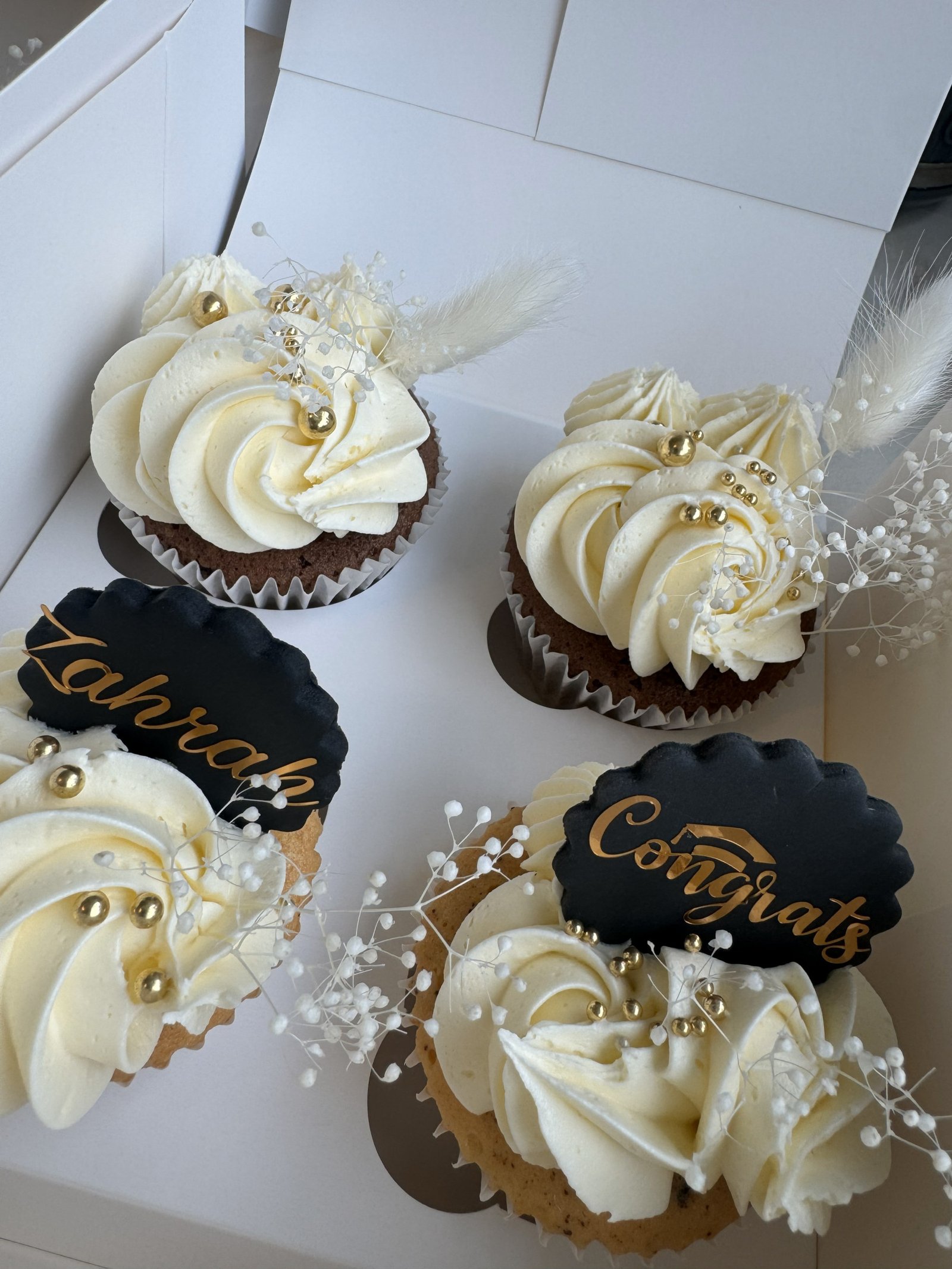 Black & Gold Cupcakes V3