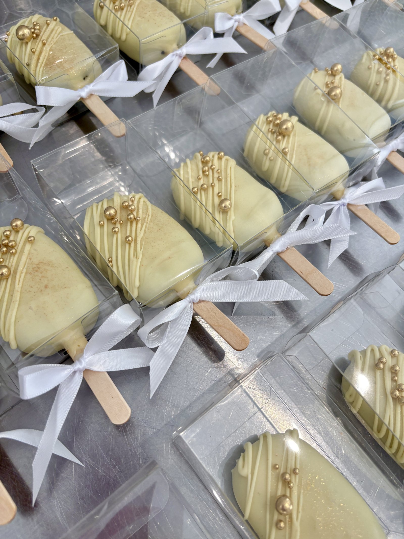 Luxury White Chocolate Cakesicles