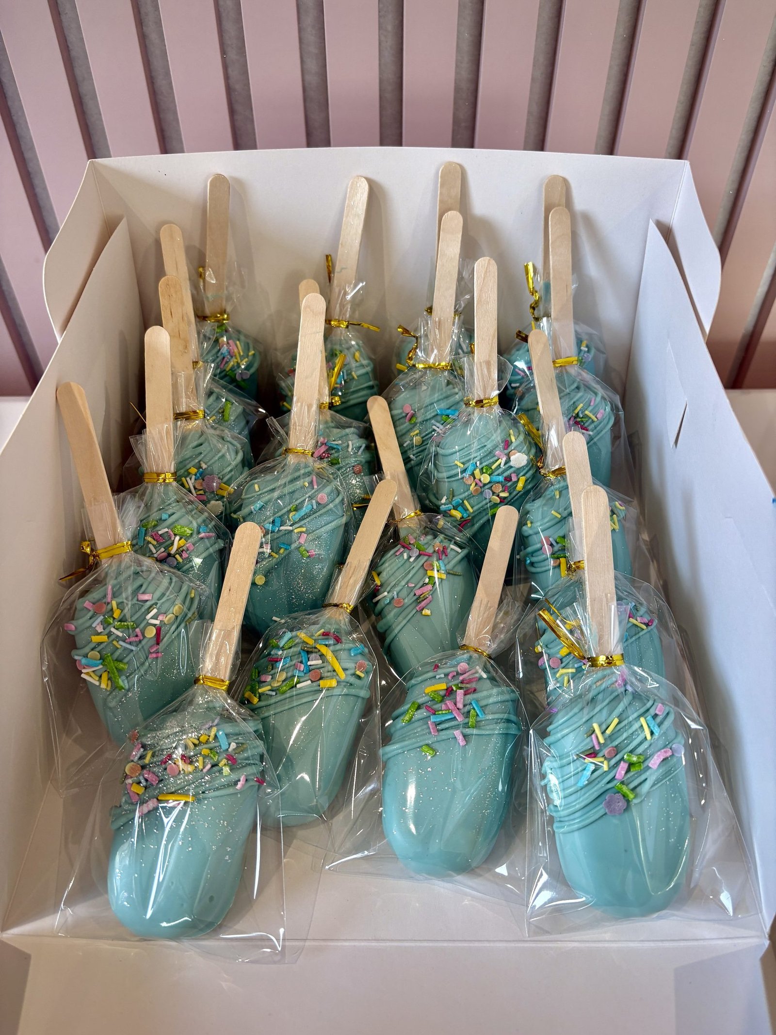 Signature Cakesicles